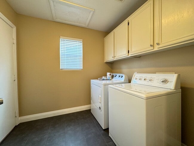 Building Photo - 5417 Redview Ct