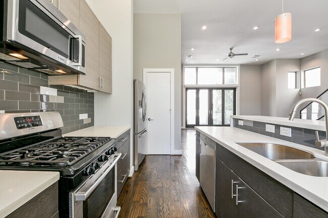 Building Photo - 3215 Garrow St