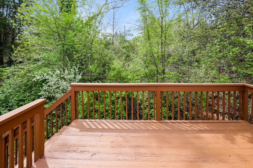Building Photo - 330 Braeburn Dr