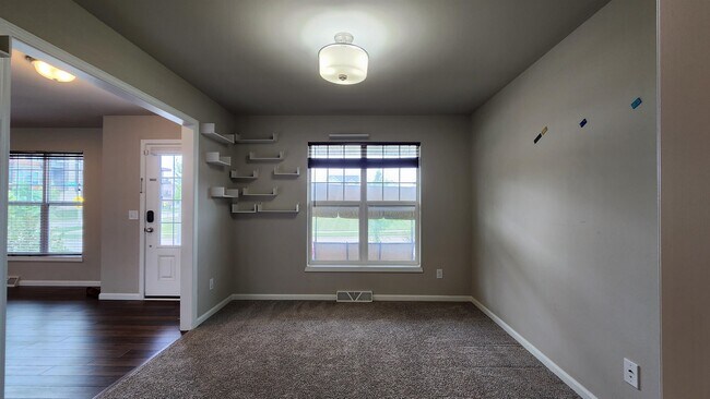 Building Photo - 9359 Highland Gate Way