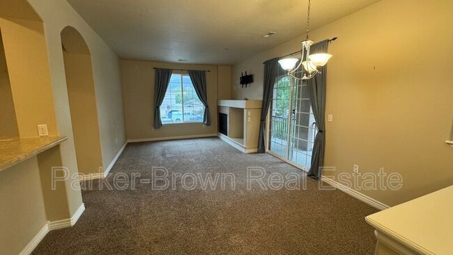 Building Photo - 61 S Clayton Ct