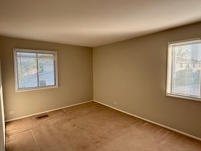 Building Photo - 727 Whitesail Dr