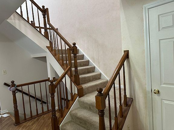 Building Photo - 920 Sweetflower Dr