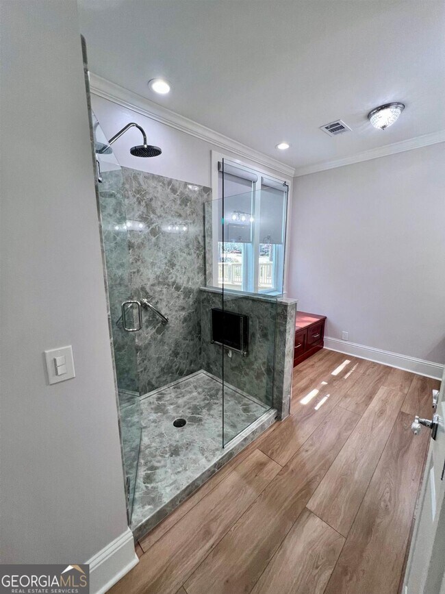 Building Photo - 1040 Creekside