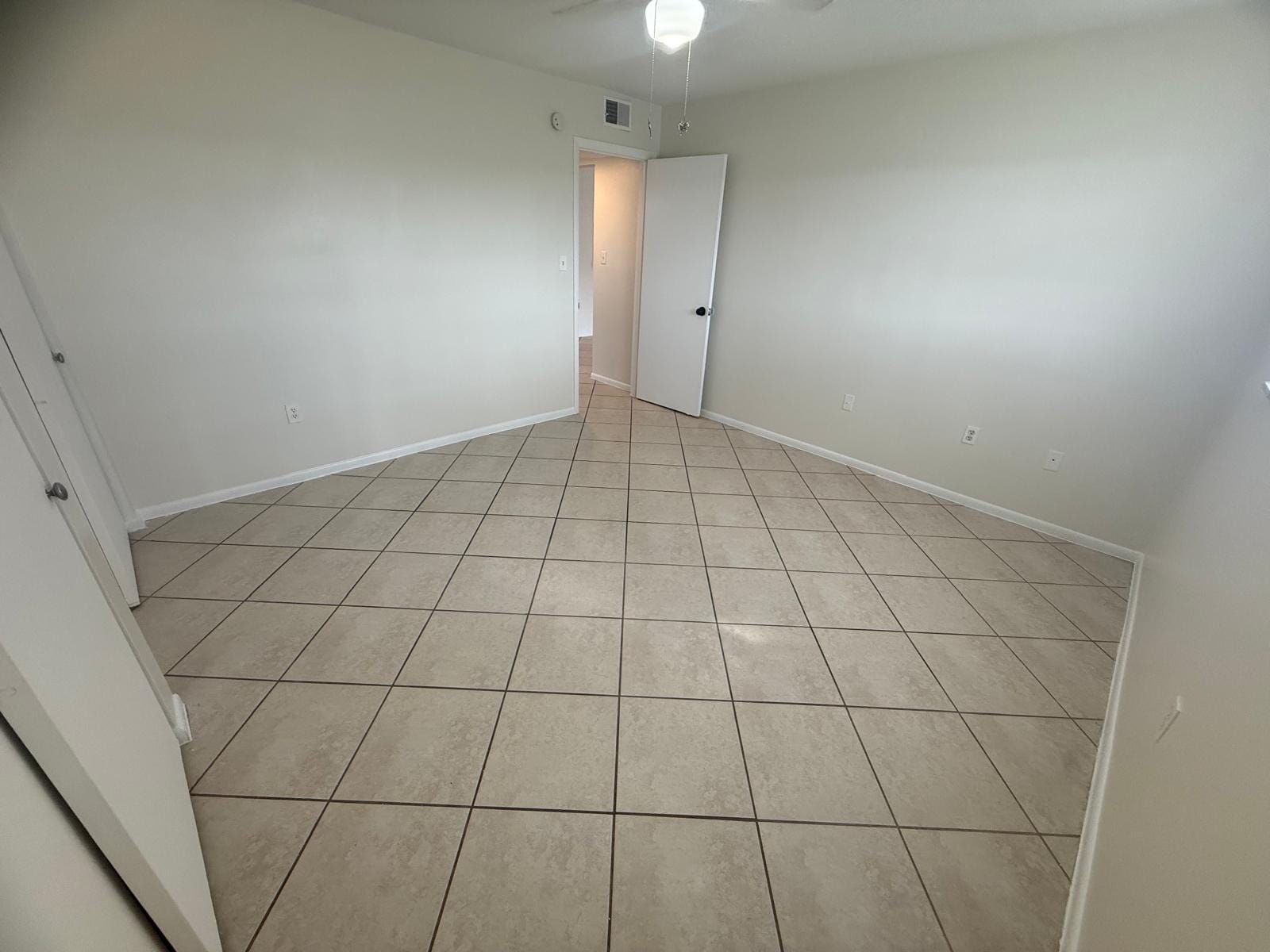 Building Photo - 809 W Lancaster Rd