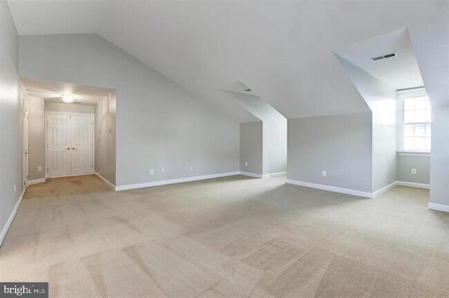 Building Photo - 14213 Floral Park Dr