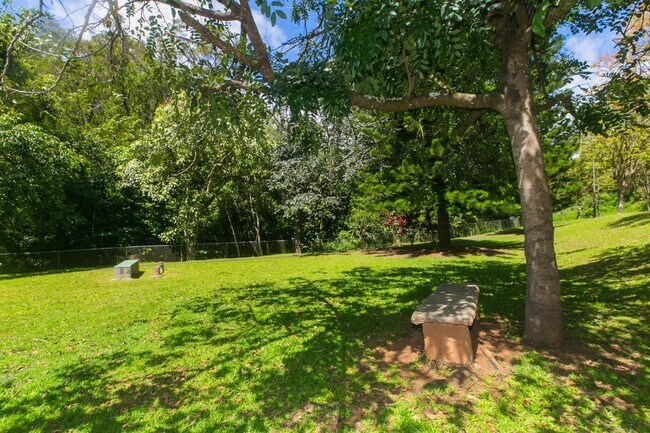 Building Photo - Gardens at Launani Valley. This spacious 3...