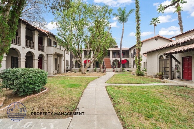 Building Photo - 4272 University Ave