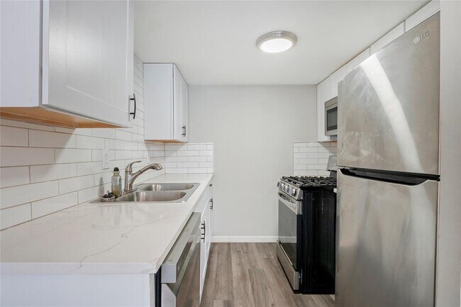 Building Photo - 1800 Lavaca St