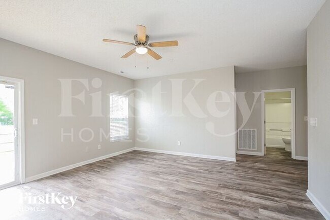 Building Photo - 15546 Outside Trail