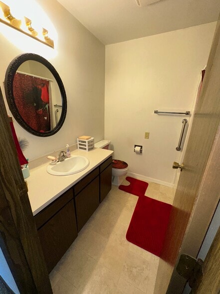 Bathroom - 305 Knightsbridge Rd