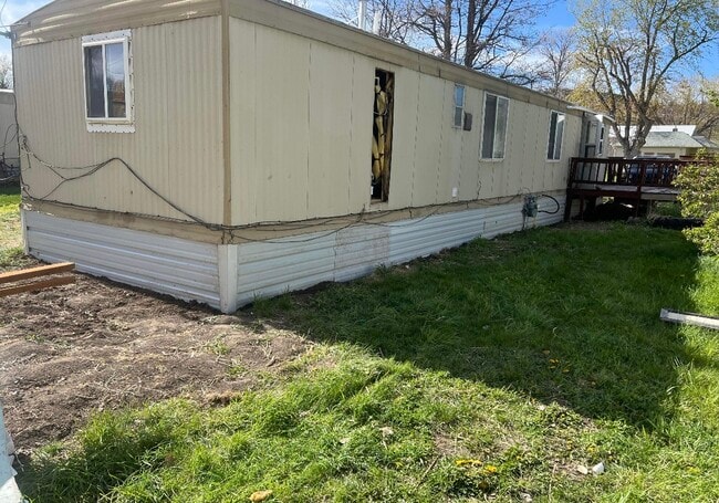 Building Photo - 104 1st Ave SW