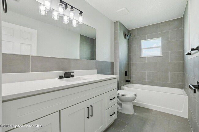 Building Photo - 1441 Eldron Blvd SE