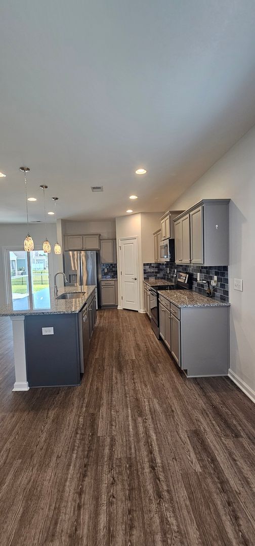 Building Photo - Glenmoor 3BR/2BA – Minutes from Downtown C...