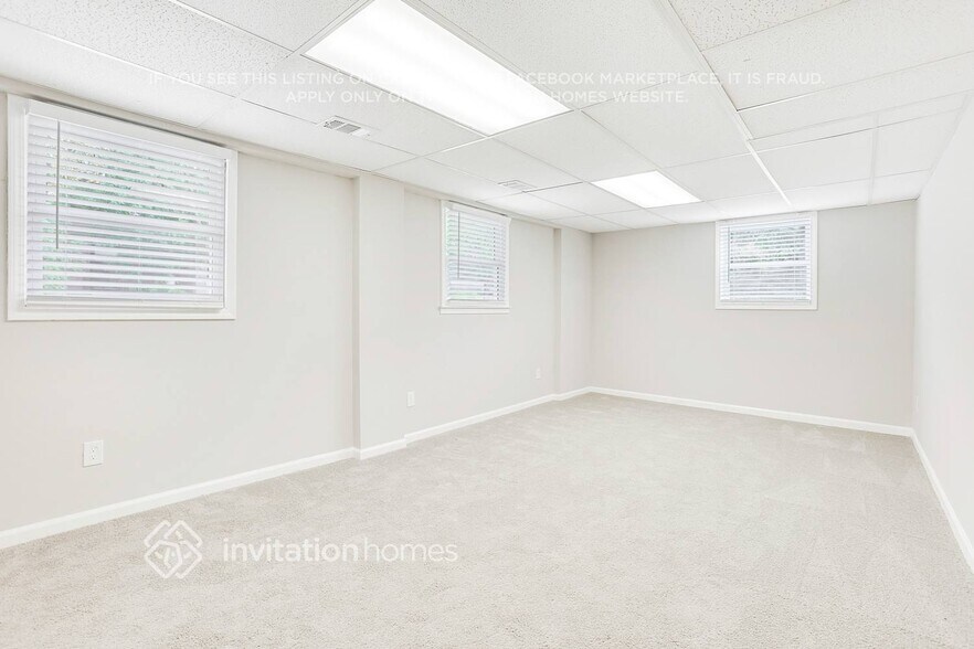 Building Photo - 6355 Tahoe Dr