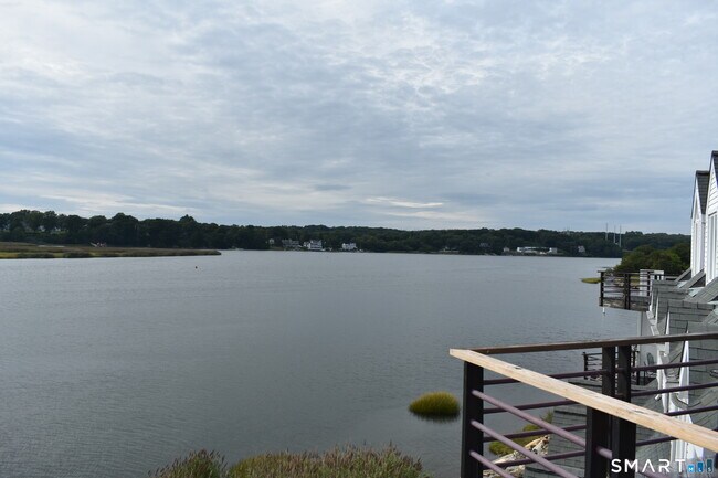 Building Photo - 735 Popes Island Rd
