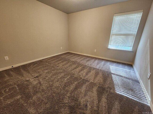 Building Photo - 1618 Lil Larry Dr