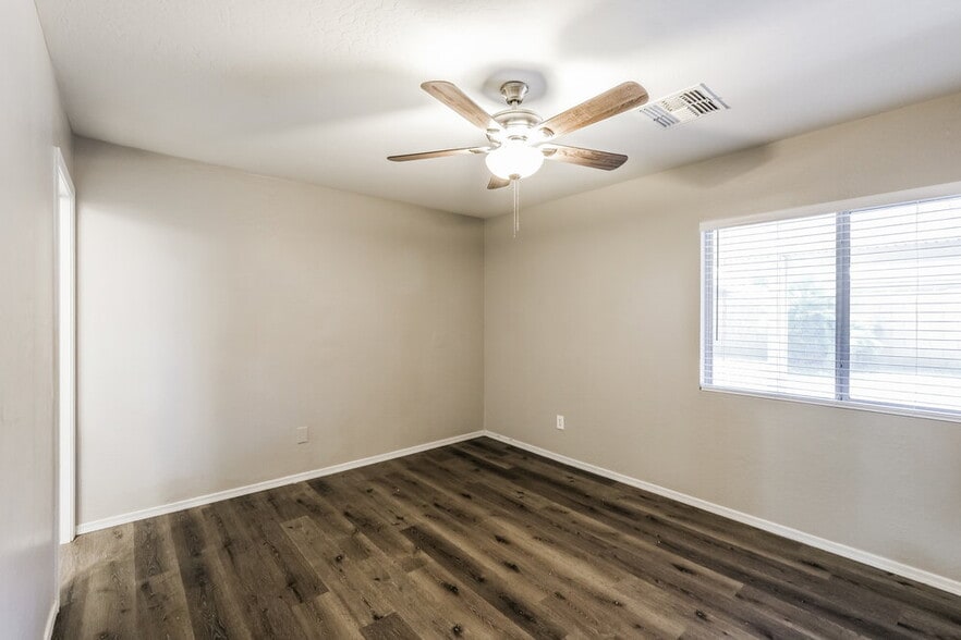Building Photo - 31318 N Shale Dr