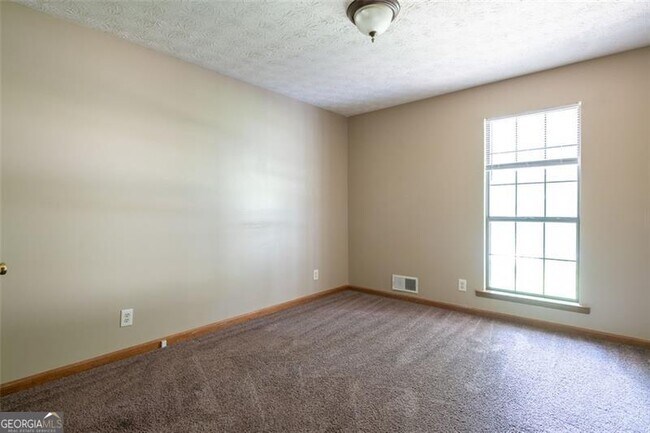 Building Photo - 310 Summerwood Dr