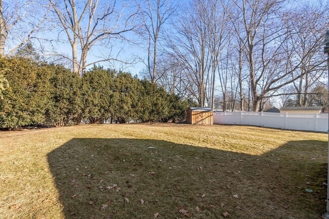 Building Photo - 8 Stanley St