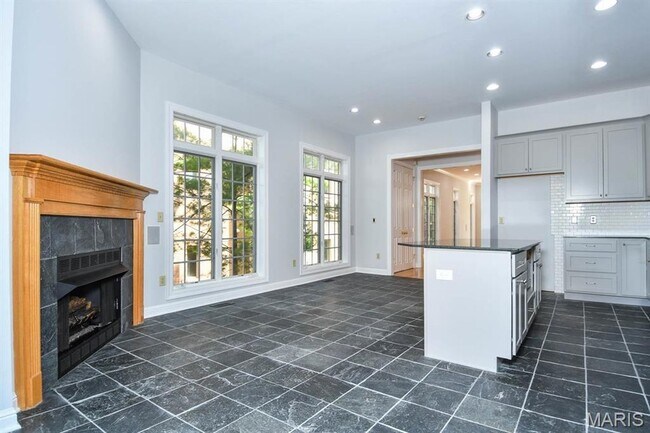 Building Photo - 20 Brighton Way