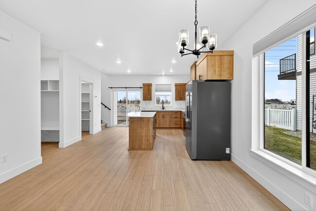 Building Photo - BRAND NEW TOWNHOME IN REXBURG WITH GARAGE