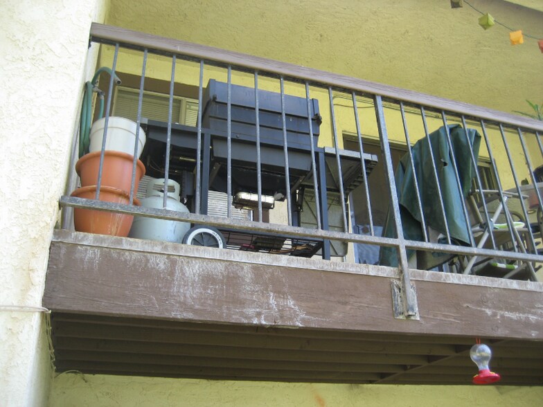 Building Photo - 3232 Little Mountain Dr