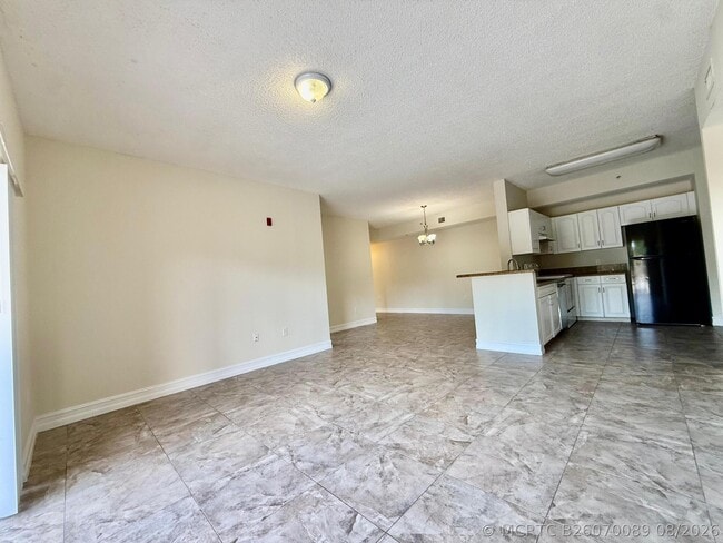 Building Photo - 6960 SW 39th St