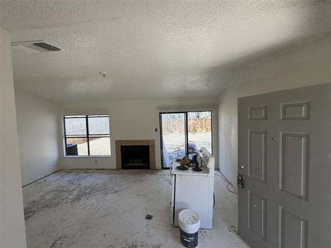 Building Photo - Large 3/2 with attached garage