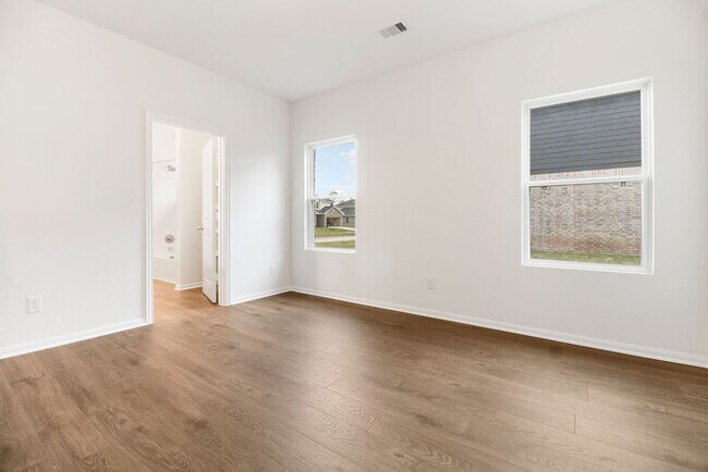 Building Photo - 401 Magnolia Ln
