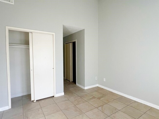 Building Photo - 18586 N Lyford Dr