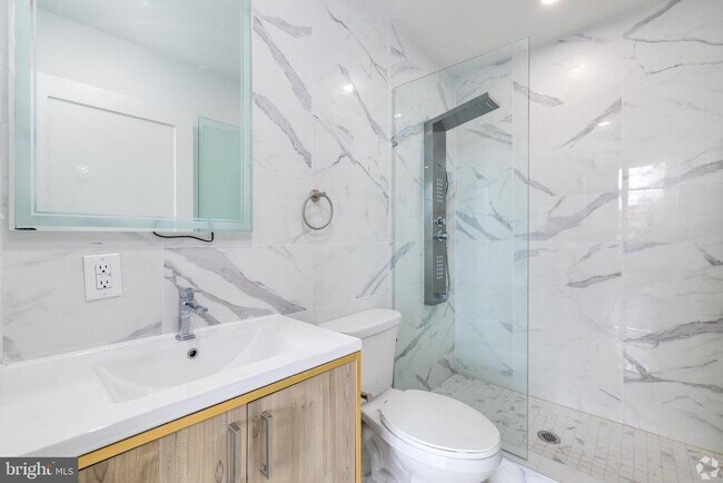 Building Photo - 1201 Vine St