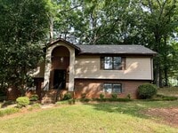 Building Photo - Beautiful Single Family Home Located Near ...