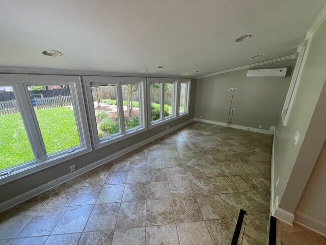 Building Photo - 845 Watson Ave