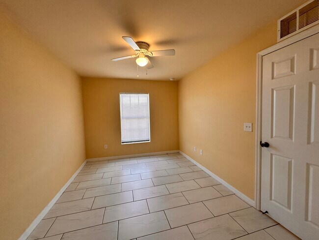 Building Photo - 280 SW 3rd Terrace