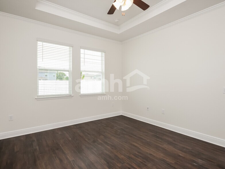 Building Photo - 965 Heavenly Dr