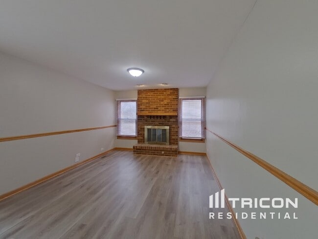 Building Photo - 1401 S Parkview Terrace