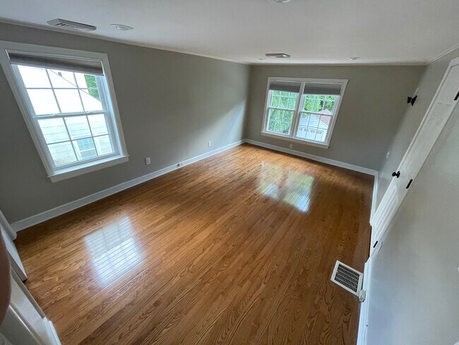 Building Photo - 845 Watson Ave