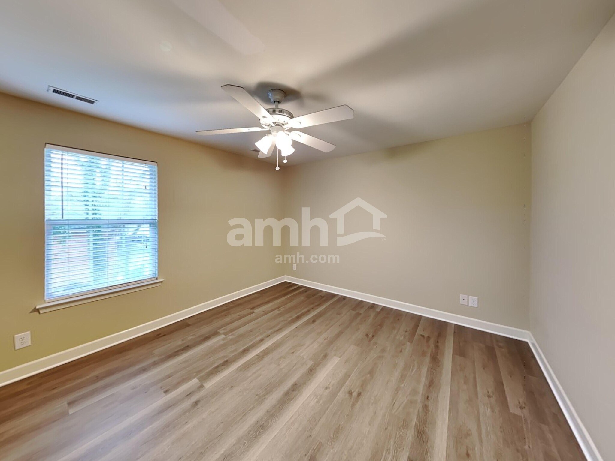 Building Photo - 1702 Arrowhead Dr