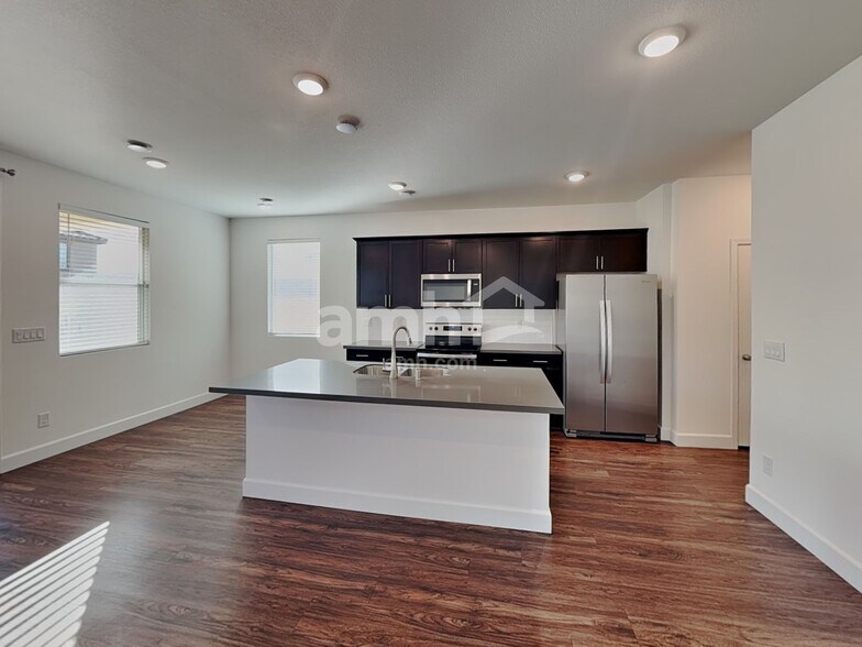 Building Photo - 9140 Taft Point Ct