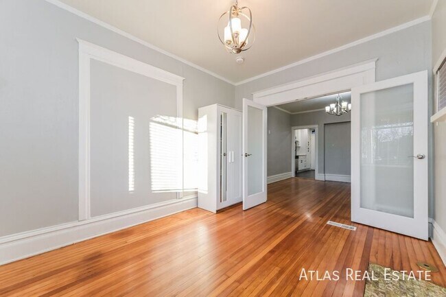 Building Photo - 476 N Washington St