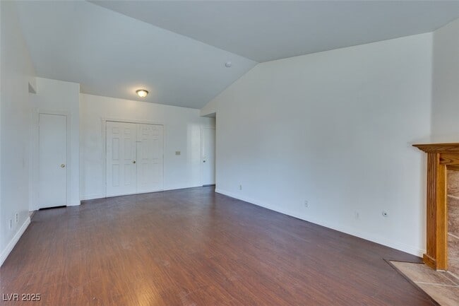 Building Photo - 5034 Lark Canyon Ct