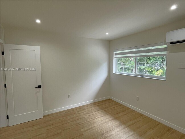 Building Photo - 6310 SW 79th St
