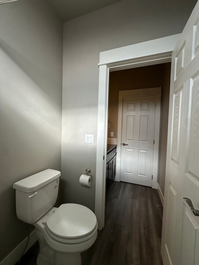 Building Photo - Beautiful Stone Creek Home | Open Layout, RV Parking & Private Pool Access