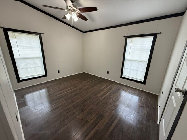 Building Photo - ? Beautifully Updated 3 Bedroom, 2 Bath Home in Bell City! ?