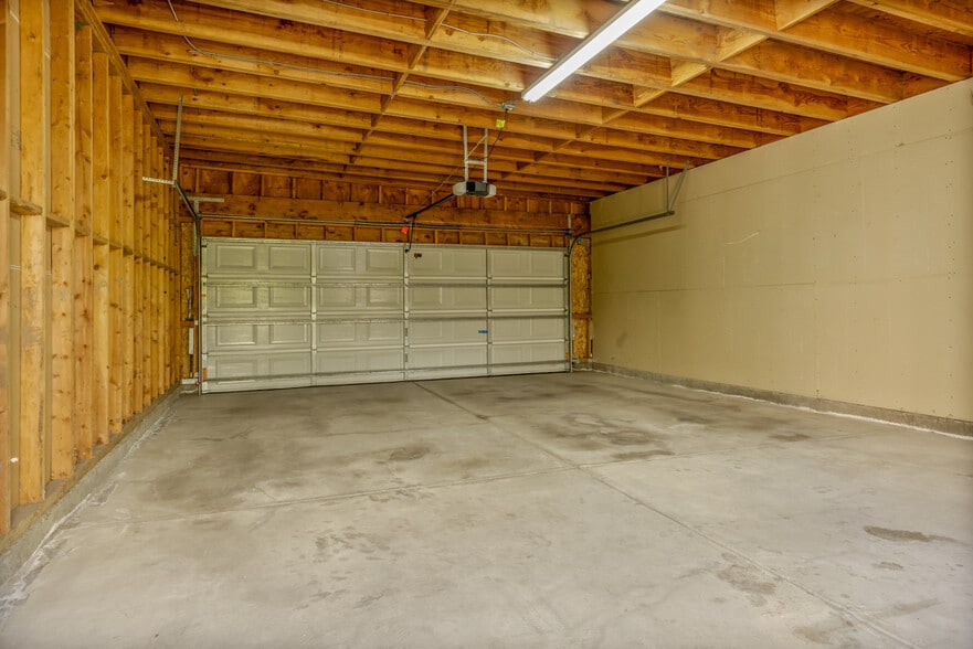 Building Photo - 1244 S Highland Ave