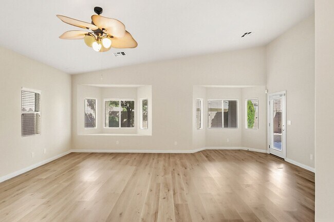 Building Photo - 4 Bed, Single Story Home, In Southwest Gat...