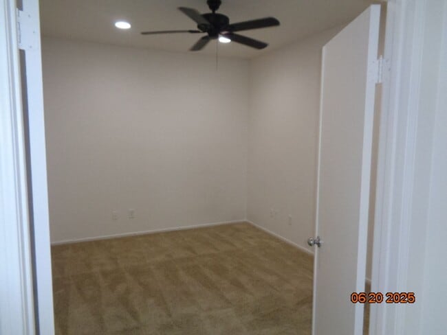 Building Photo - Spacious One Story in West Palmdale with 1...