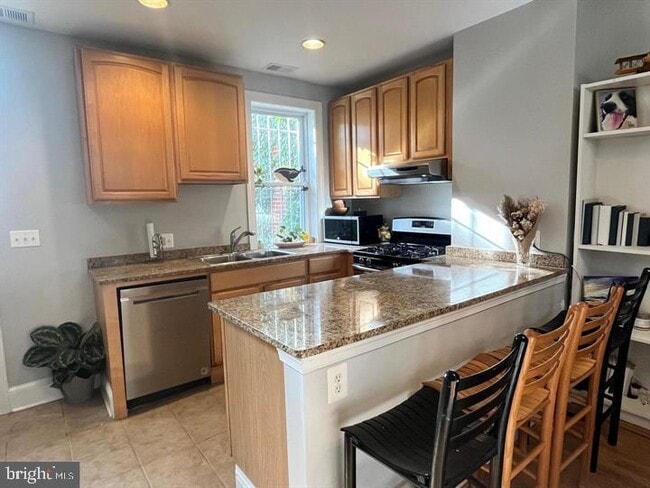 Building Photo - 1610 4th St NW