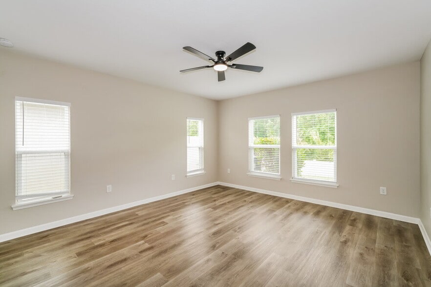 Building Photo - 18588 Hunters Meadow Walk